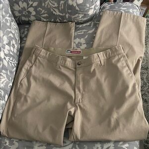 Lee Men’s Custom Fit Collection Tan Straight-Leg Chinos
